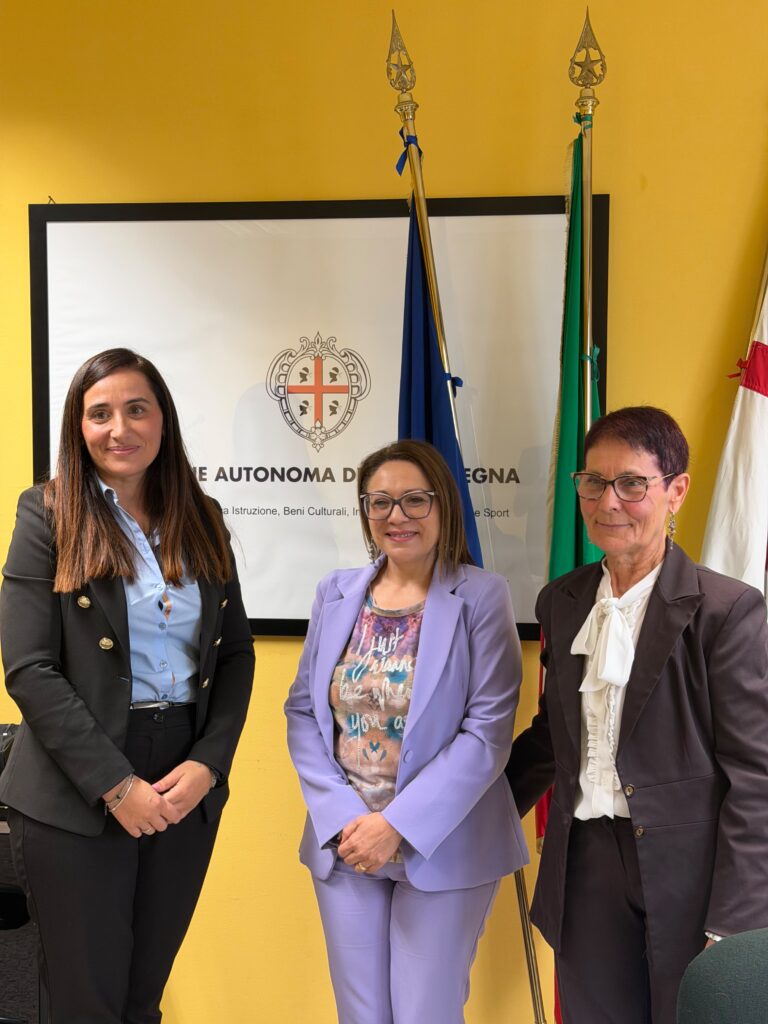 La conferenza stampa di presentazione di GRAZIA 100 nella sala dell’assessorato della Cultura, a Cagliari